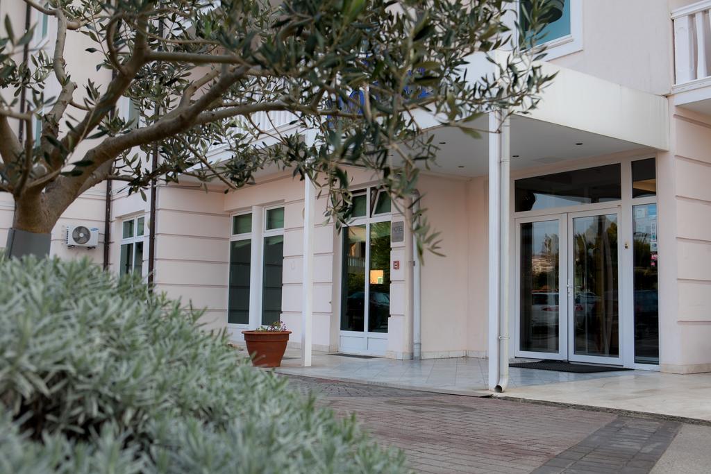 מדולין Hotel Arcus Residence מראה חיצוני תמונה