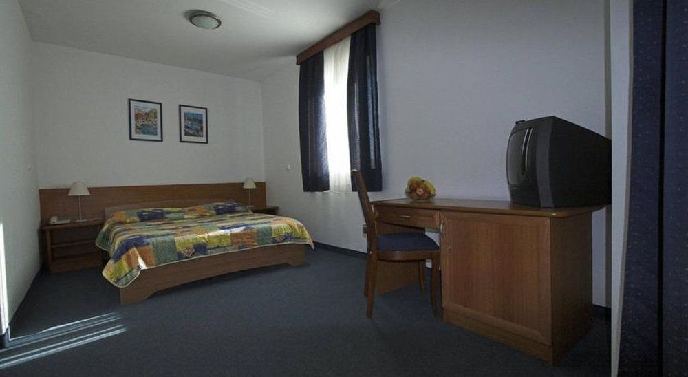 מדולין Hotel Arcus Residence מראה חיצוני תמונה