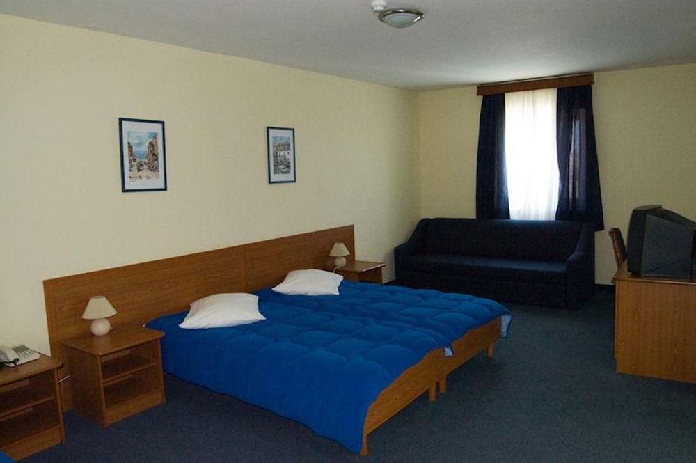 מדולין Hotel Arcus Residence מראה חיצוני תמונה