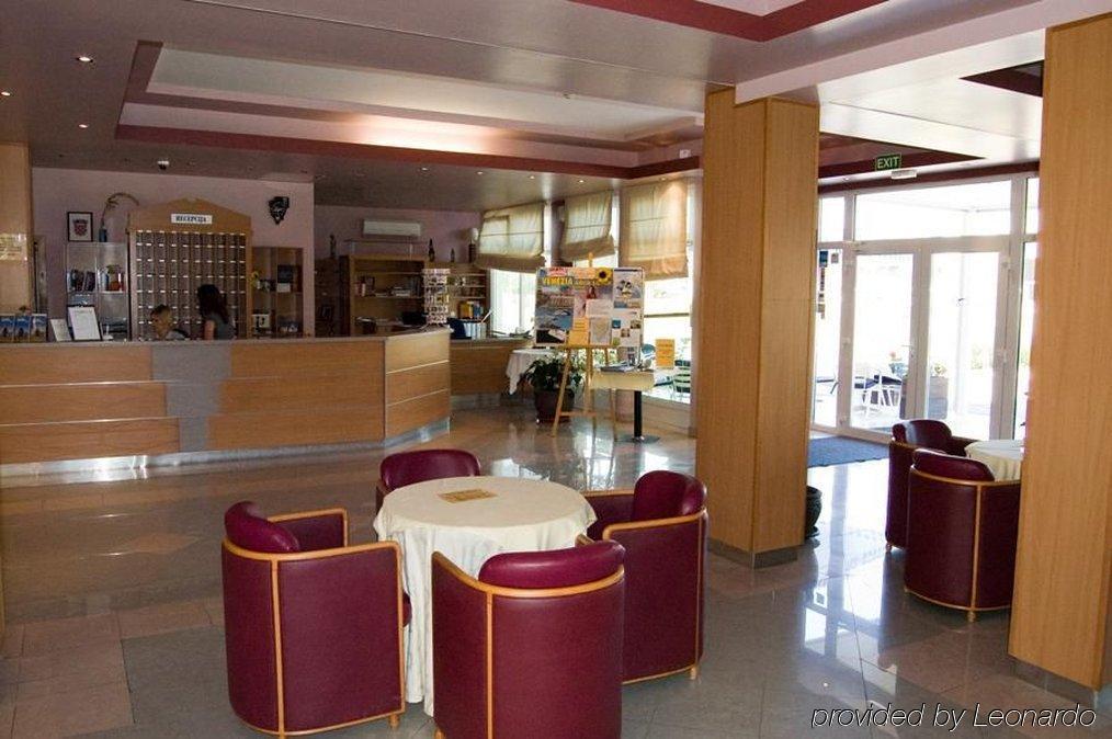 מדולין Hotel Arcus Residence מראה חיצוני תמונה