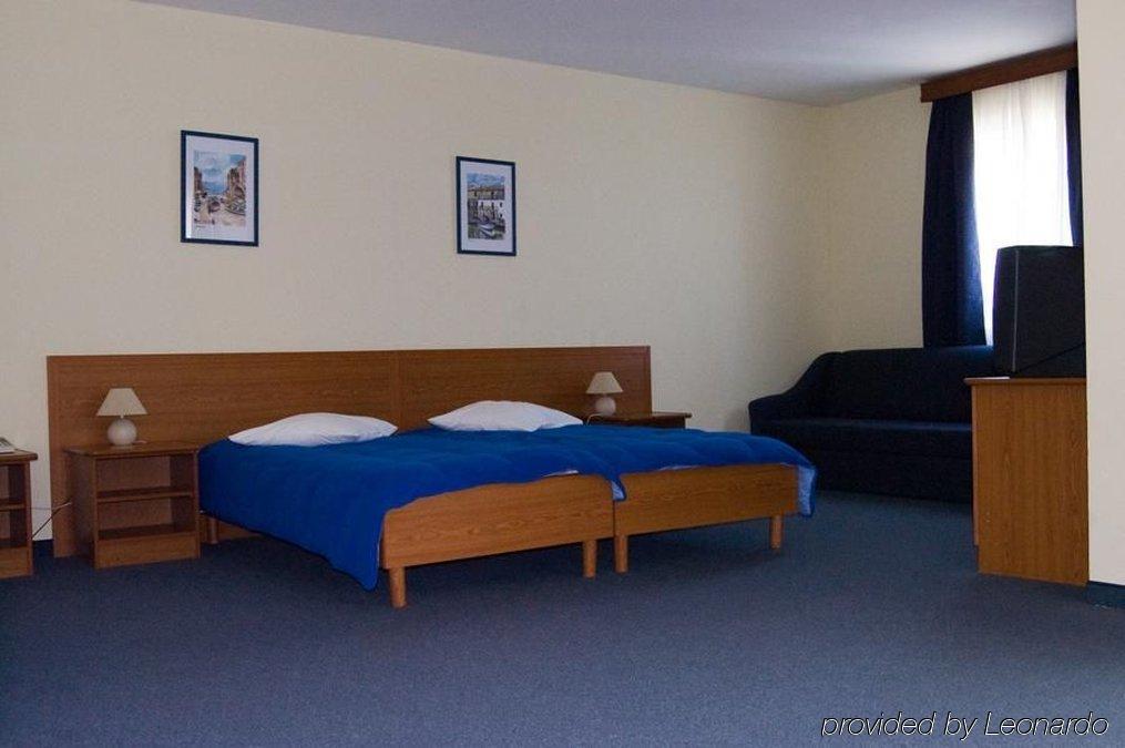 מדולין Hotel Arcus Residence מראה חיצוני תמונה