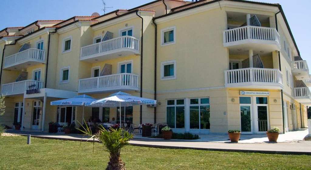 מדולין Hotel Arcus Residence מראה חיצוני תמונה
