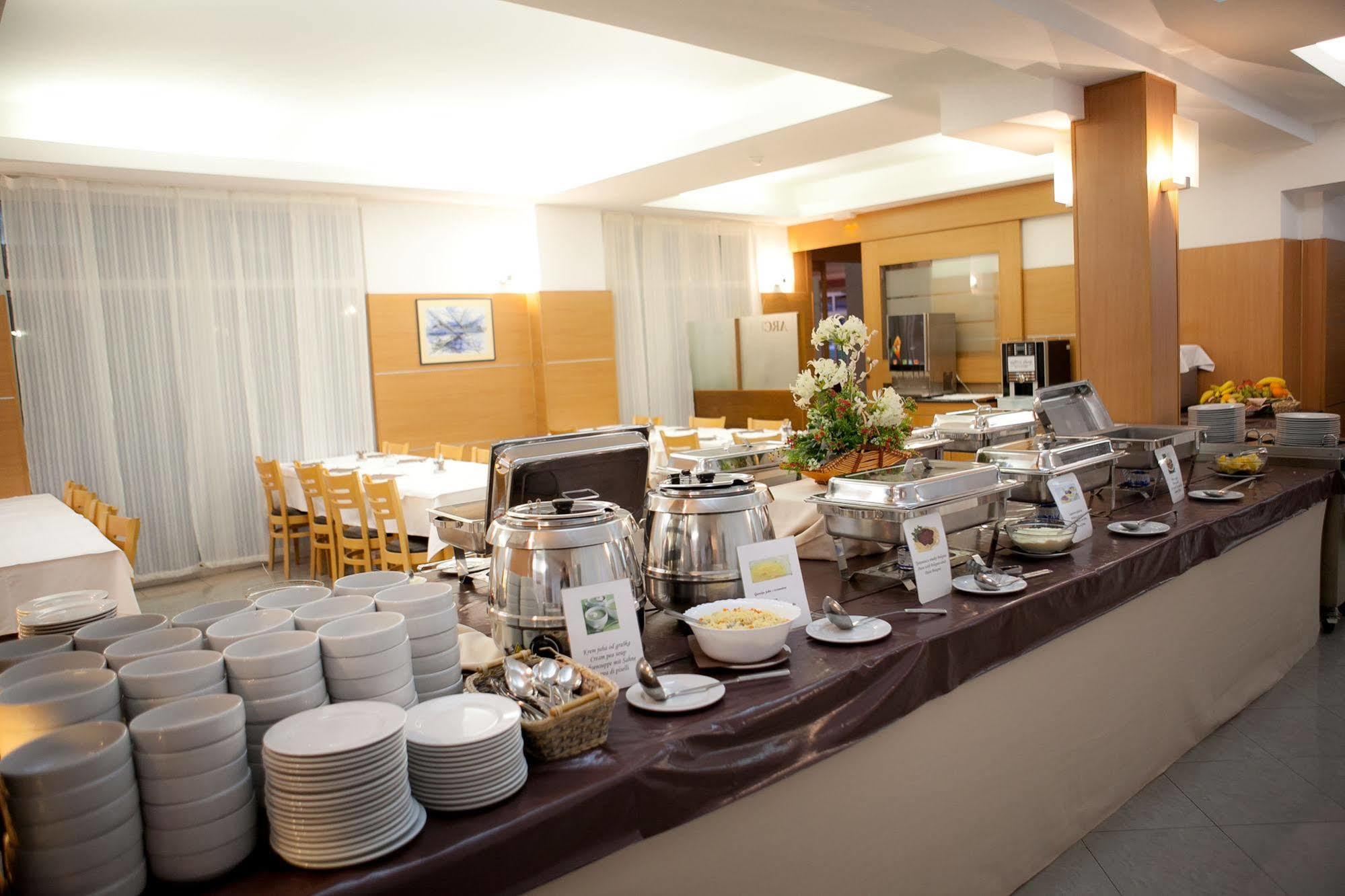 מדולין Hotel Arcus Residence מראה חיצוני תמונה